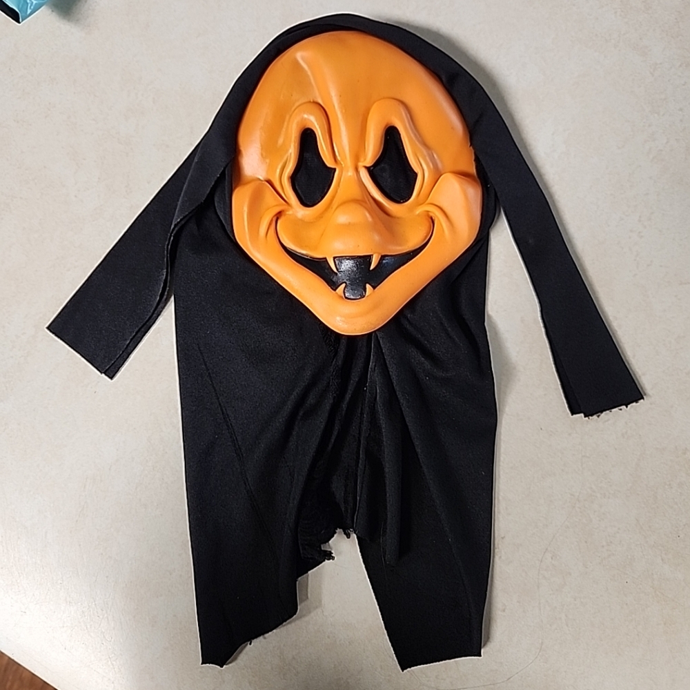 Vintage Fun World Sarah Spook Orange Mask Scream Ghost Halloween Fantastic Face